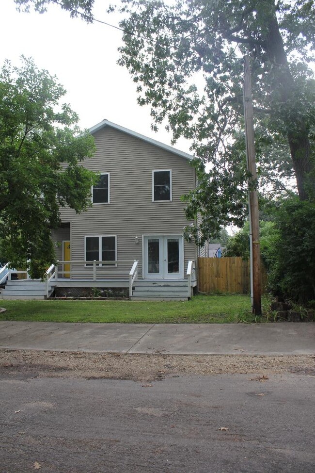 Building Photo - 13187 Yunge Ave