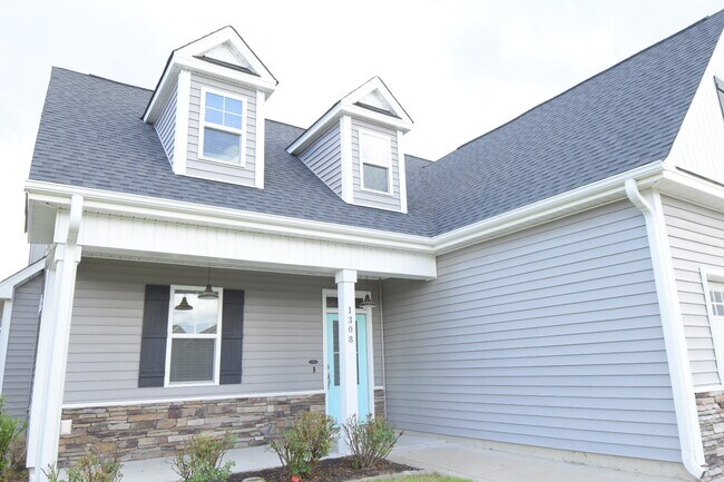 Building Photo - 1308 Teddy Rd
