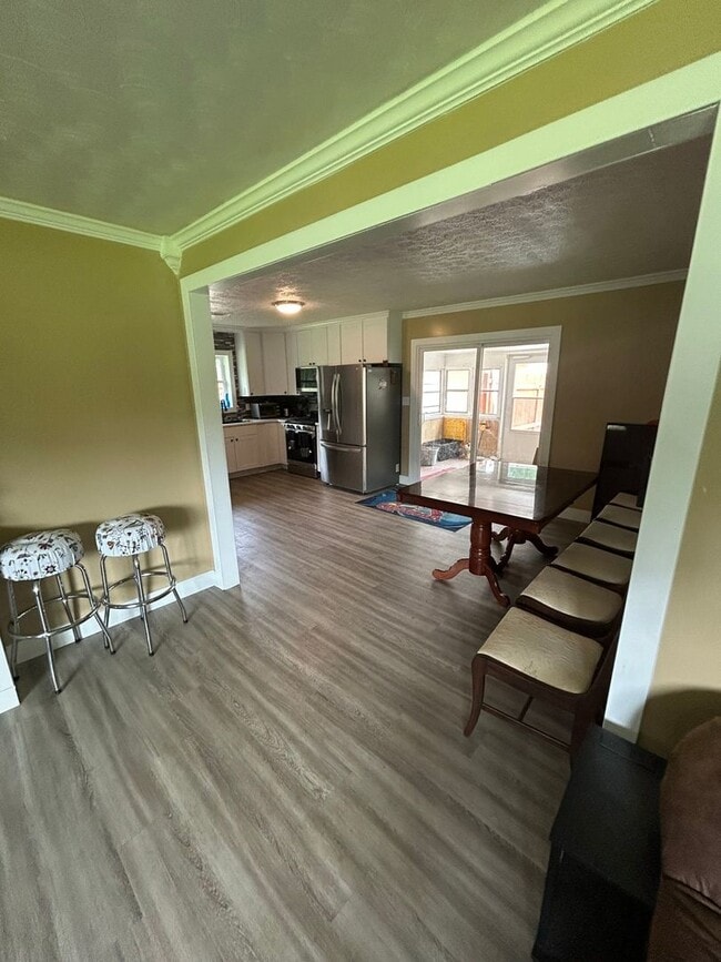 Foto del edificio - 1230 S Rogers St