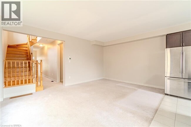Building Photo - 8 Barlow Pl
