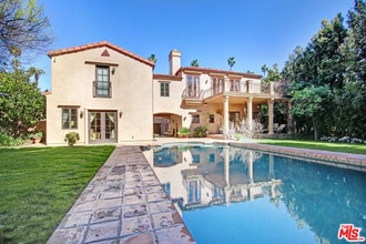 Building Photo - 725 Foothill Rd