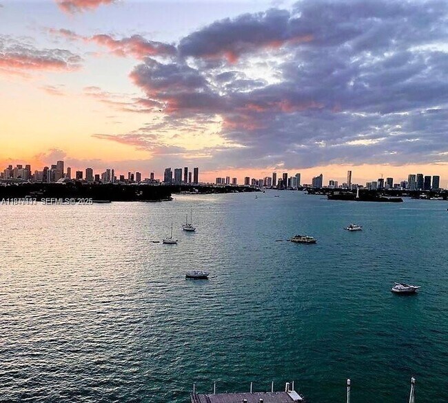 Building Photo - 1000 West Ave