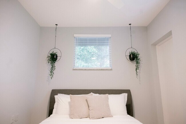 Foto del edificio - 2616 S Crystal Lake Dr