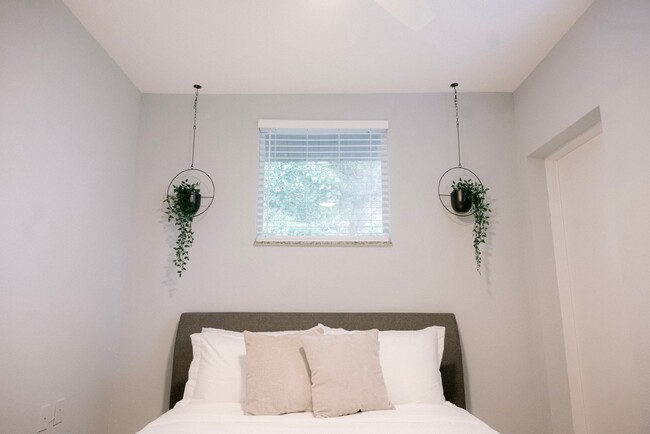 Photo - 2616 S Crystal Lake Dr Apartment