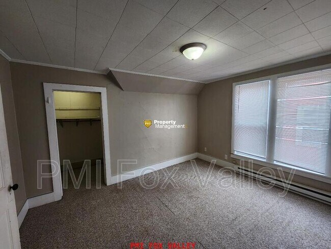 Building Photo - 228 N Lawe St