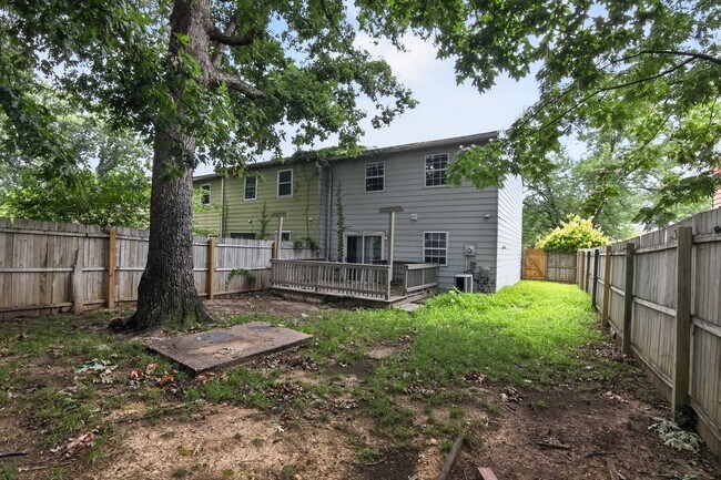 Foto del edificio - Available 3 Bedroom 1.5 bath Townhouse in Fredericksburg, Stafford County