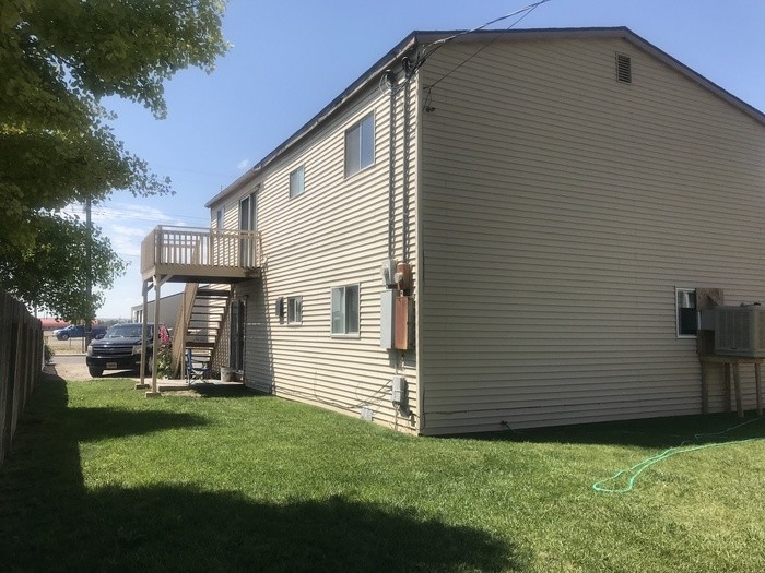 Primary Photo - 2 Bedroom 1 Bath Upstairs Apartment