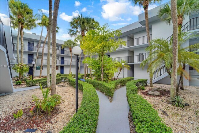 Foto del edificio - 10825 SW 112th Ave