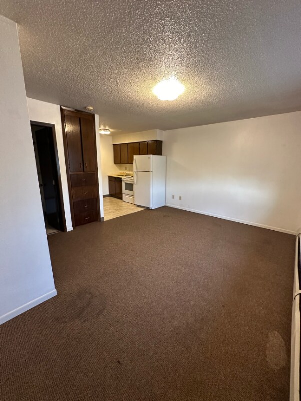 Foto del edificio - 320 Oak Ave N