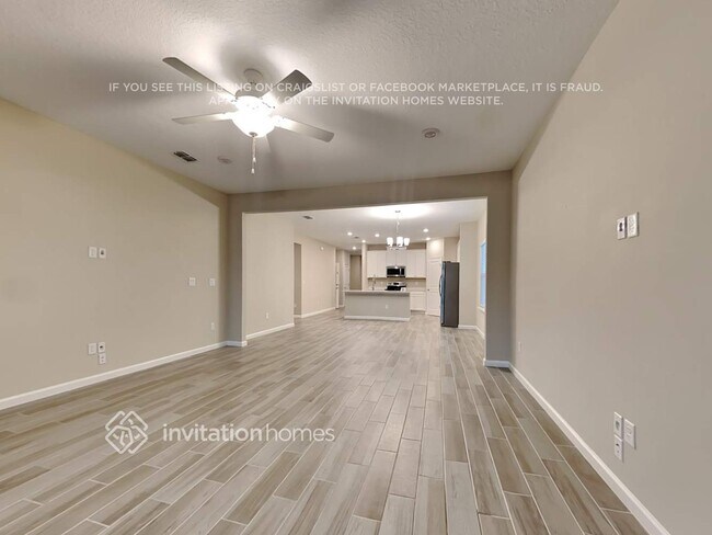 Foto del edificio - 7545 Chervil St