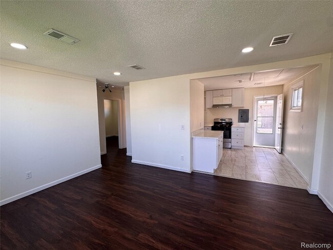 Building Photo - 17611 Clarann St