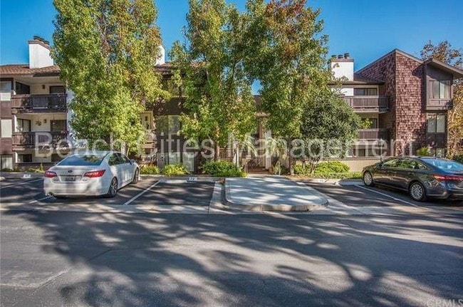 Building Photo - 2506 E Willow St