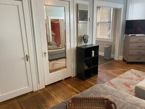 Building Photo - 3752 Bertrose St