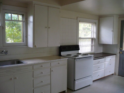 Building Photo - 3851 Hilyard St