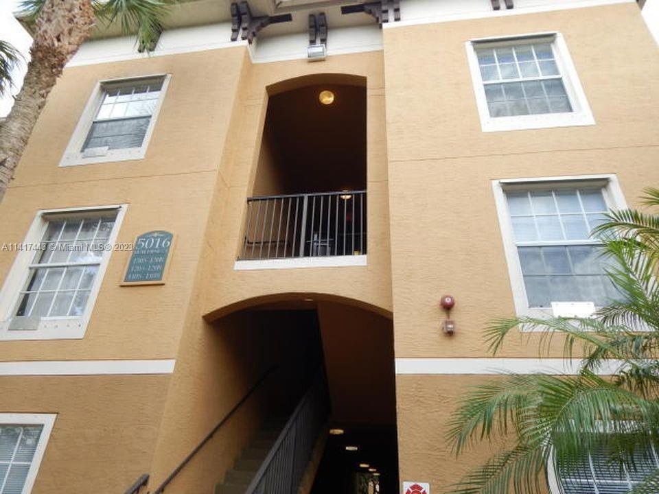 Primary Photo - 5016 Lantana Rd