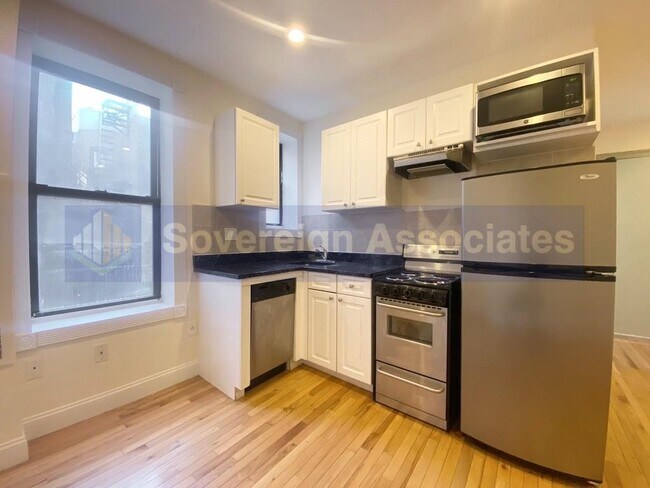 Foto del edificio - 250 W 99th St