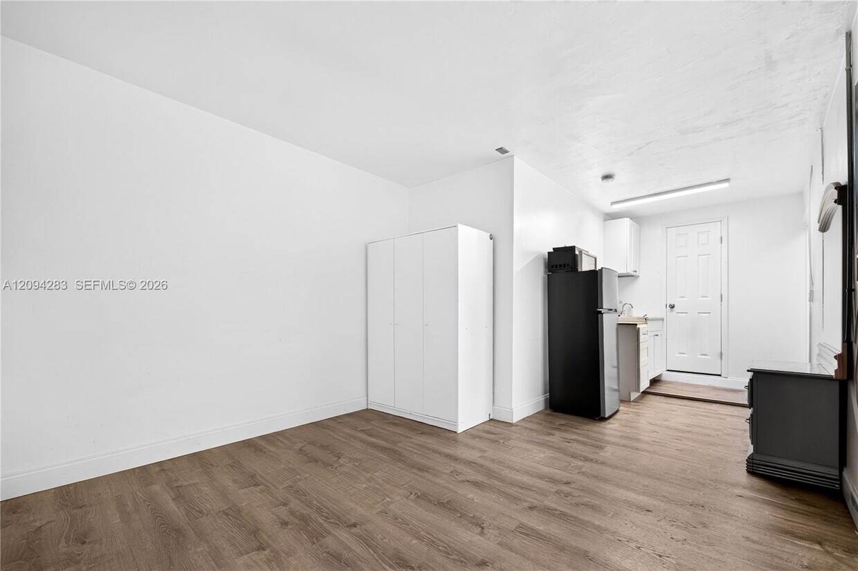 Foto del edificio - 5721 NW 64th Way