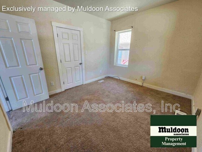 Building Photo - 623 E Routt Ave