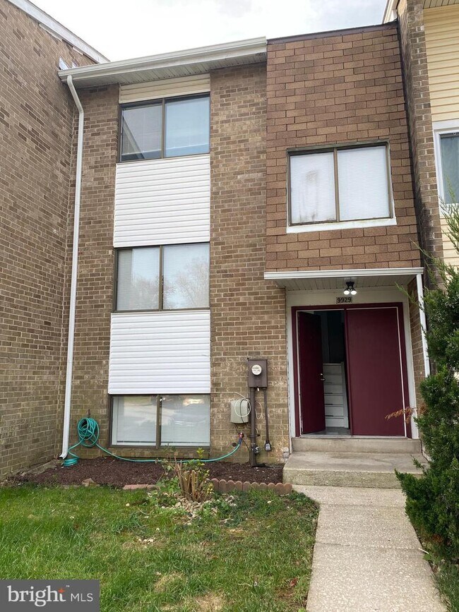 Building Photo - 9929 Shoshone Way