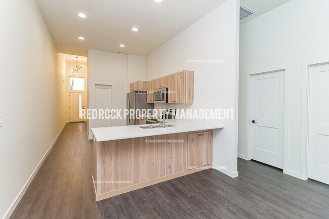 Foto del edificio - 704 S Crescent Ln