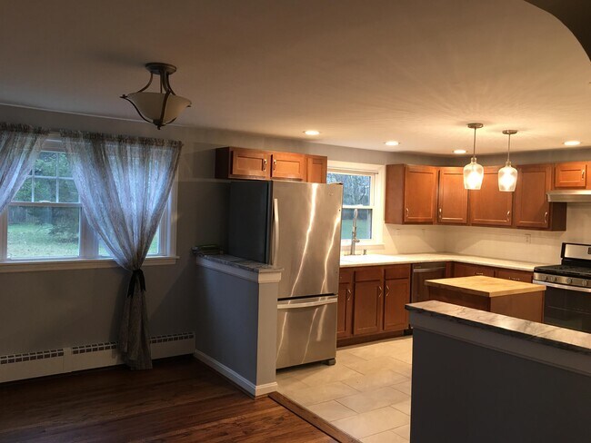 Foto del edificio - 553 Glenrose Ln