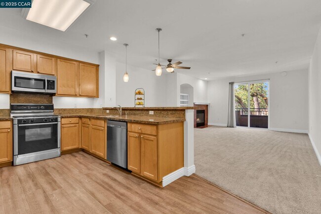Foto del edificio - 1310 Creekside Dr