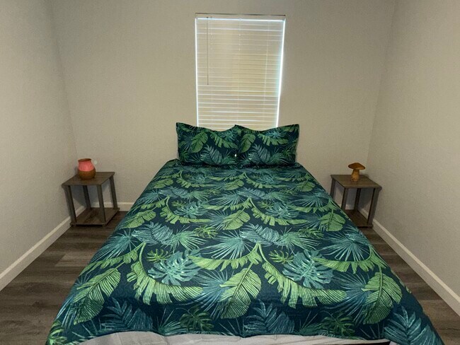 Suite dúo en planta alta n.º 2 - 19996 W Mesquite Dr