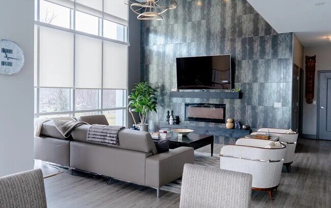 Foto del edificio - 600 East Ave Luxury Apartments