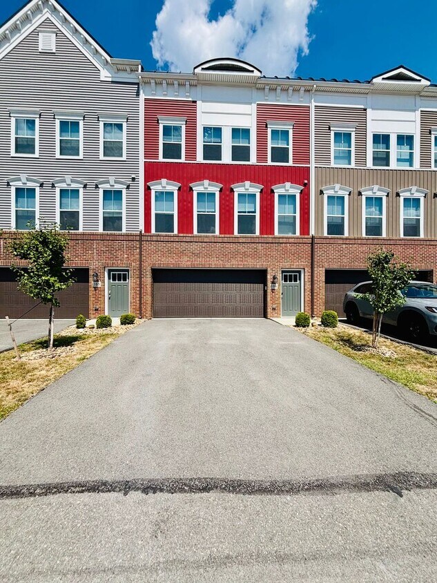 Foto principal - Beautiful Townhome in Cannonsburg!