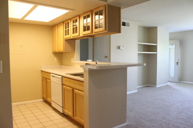 Building Photo - 9222 E Arbor Circle #E