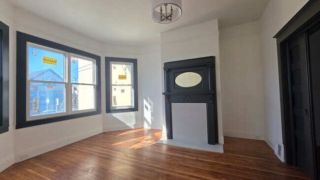 Foto del edificio - 1590 Underwood Ave