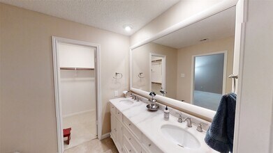 Building Photo - 1970 Augusta Dr