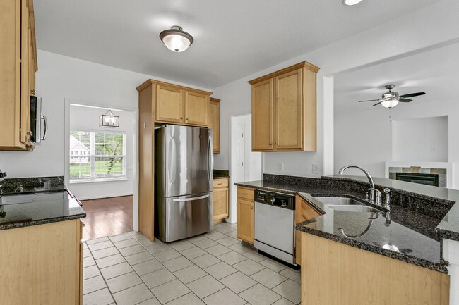 Building Photo - Shingle Landing 4 bedroom; 2,5 bath PET FRIENDLY Custom Home, Moyock NC