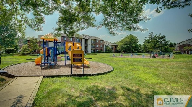 Foto del edificio - 433 Danbury Ln