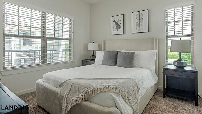 Foto del edificio - 13301 Dessau Rd