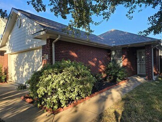 Building Photo - 14339 Hillard Green Ln