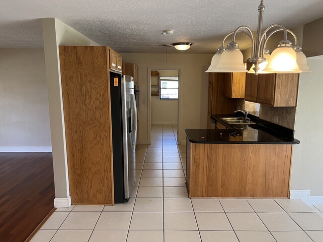 Building Photo - 1106 Banana River Dr