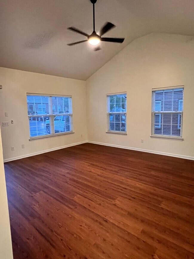 Foto del edificio - Hardison Hills 1 Level condo
