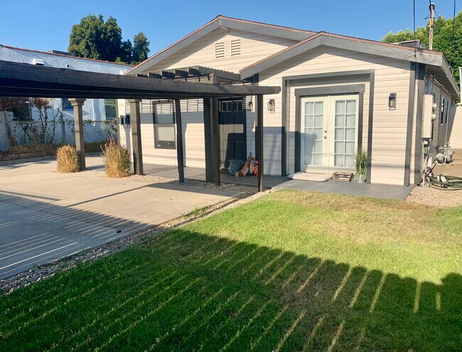 Foto del edificio - 5644 Ensign Ave