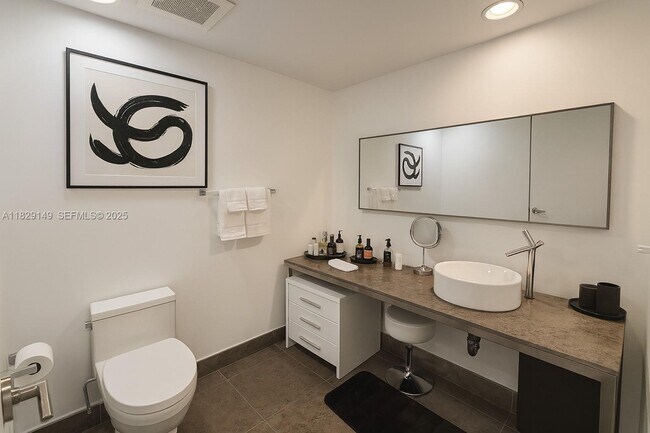 Foto del edificio - 465 Brickell Ave