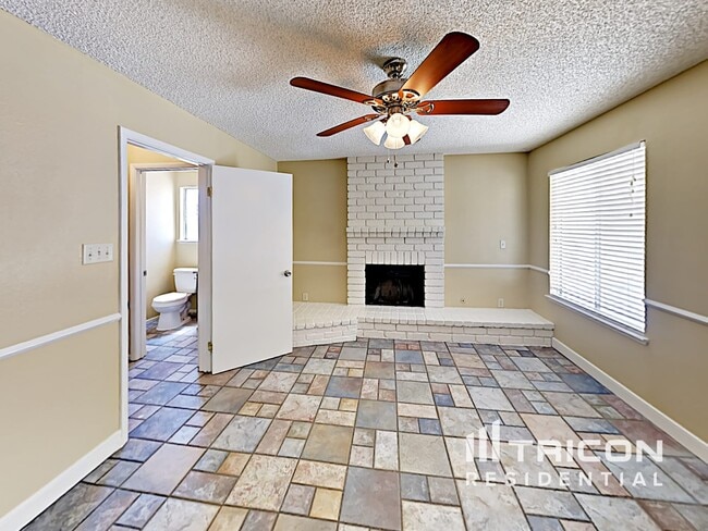 Building Photo - 5958 Chariot Ln