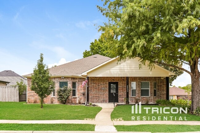Building Photo - 4825 Freeport Dr