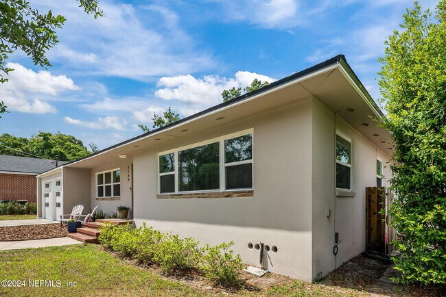 Building Photo - 1160 Preston Pl
