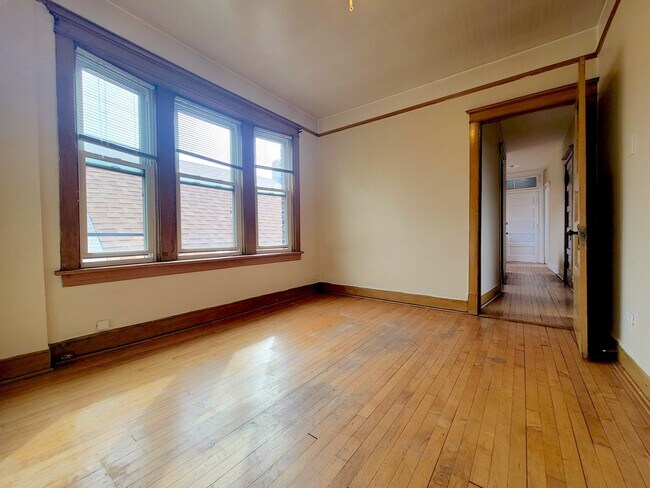 Building Photo - 3356 S Emerald Ave