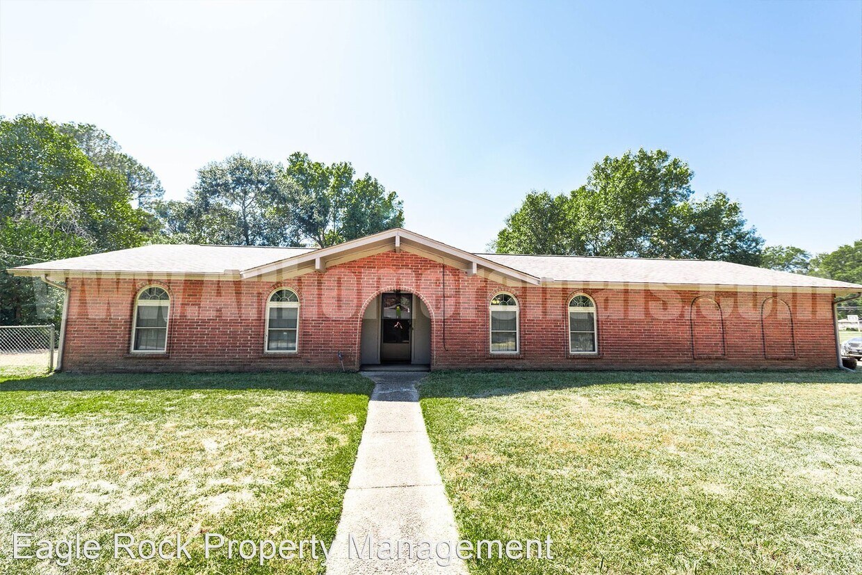 Primary Photo - 3 br, 2 bath House - 600 South Davis Street