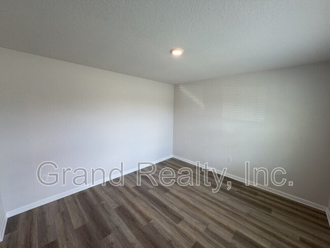 Building Photo - 5431 Peach Dr