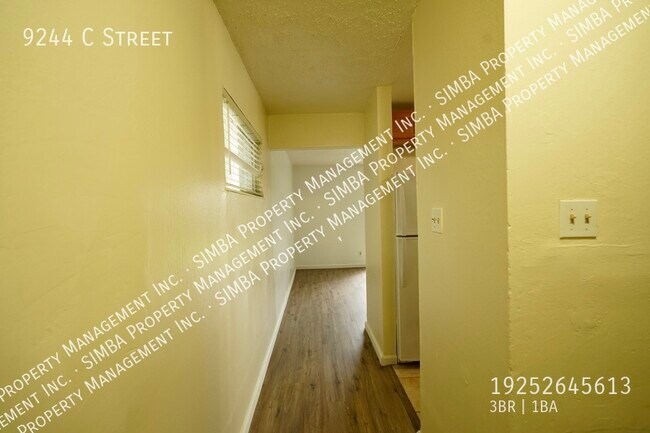 Foto del edificio - 9244 C St