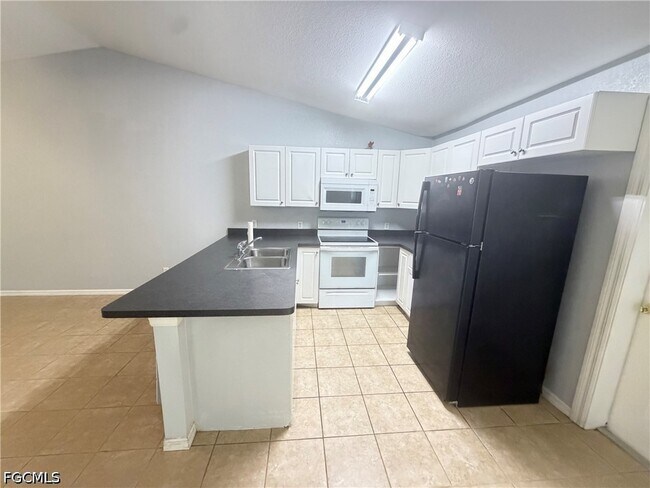 Foto del edificio - 3950 Sunset Rd