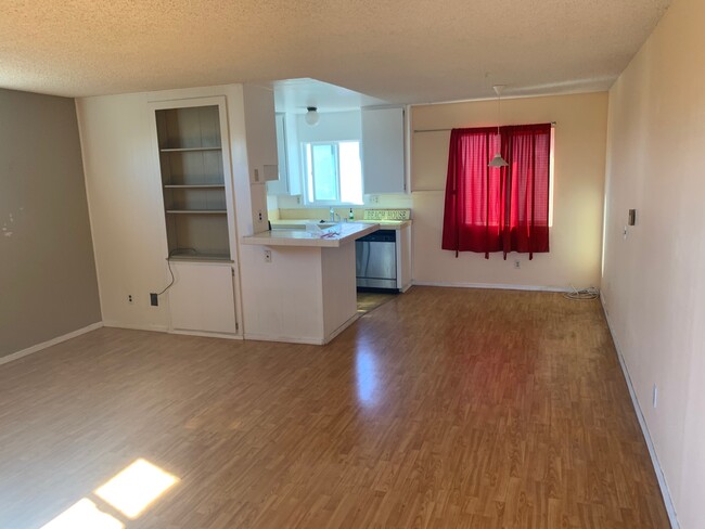 Building Photo - 2132 Balboa Ave