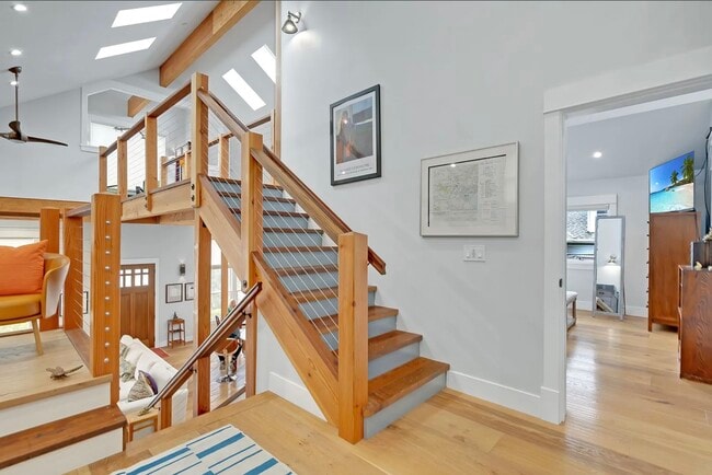 Building Photo - 532 S Branciforte Ave